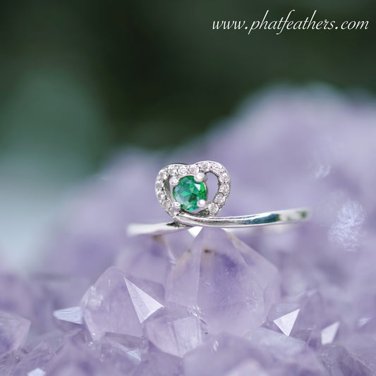 Heart Emerald & Zircons Ring Size O